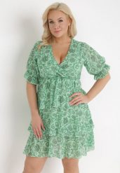 Zielona Sukienka Balapus. Zielone sukienki damskie Born2be, l, bez wzorów, eleganckie, bez kołnierzyka, bez ramiączek, mini, kopertowe. W wyprzedaży za 135.99 zł.