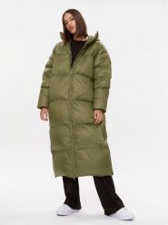 Bomboogie Płaszcz zimowy CW 8082 T MNA3 Zielony Relaxed Fit. Zielone płaszcze damskie Bomboogie, na zimę, bez wzorów, z syntetyku. Za 1,409.00 zł.