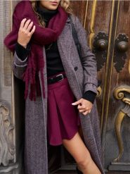 Szalik z frędzlami - bordowy. Czerwone szaliki i kominy damskie Sinsay, bez wzorów. Za 35.99 zł.