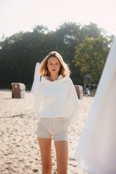 Bluza do jogi Moonholi Ivy Hoodie z kapturem. Brązowe bluzy sportowe damskie MOONHOLI, m, z bawełny. Za 399.00 zł.
