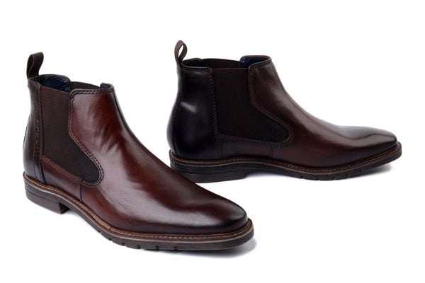 BUGATTI 311-A9E34-1111 6361 cognac/dark brown, botki męskie. Brązowe buty zimowe męskie Bugatti, bez zapięcia. Za 419.92 zł.