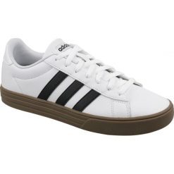 Białe Buty adidas Daily 2.0 M F34469. Białe buty sportowe na co dzień męskie Adidas, z materiału, bez zapięcia. W wyprzedaży za 299.00 zł.