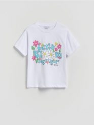 Luźny t-shirt z nadrukiem - złamana biel. Koszulki dziewczęce Reserved, bez wzorów, z bawełny, bez ramiączek. Za 35.99 zł.