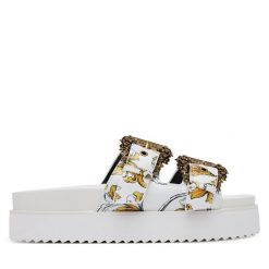 Klapki Versace Jeans Couture. Białe klapki damskie Versace Jeans Couture, bez wzorów, z jeansu, bez obcasa. Za 649.99 zł.