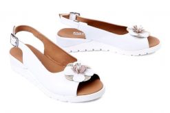 Artiker Relaks 58C3183 Biały, sandały damskie. Białe sandały damskie Artiker Relaks, bez wzorów, ze skóry, bez obcasa, na koturnie. Za 229.90 zł.