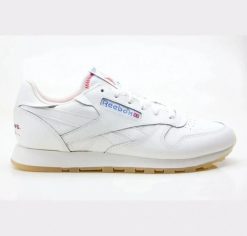 Damskie buty sportowe sportowa estetyka CLASSIC SNEAKERS. Białe buty sportowe na co dzień damskie Reebok, bez wzorów, trekkingowe, reebok classic. Za 405.00 zł.