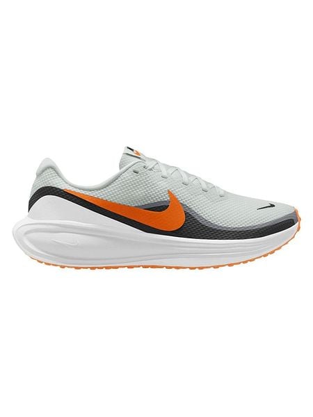 Nike Buty "REVOLUTION 8" w kolorze kremowo-pomarańczowym do biegania rozmiar: 46. Brązowe obuwie do biegania damskie Nike. Za 209.95 zł.
