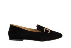 Półbuty Bayla-159 4959 003-P Czarny Zamsz 159194, Skóra naturalna - 37. Czarne półbuty damskie Bayla, z aplikacjami, z materiału, bez obcasa, na płaskiej podeszwie. W wyprzedaży za 269.10 zł.