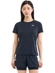 Under Armour Koszulka sportowa "Tech SSC" w kolorze czarnym rozmiar: S. Czarne bluzki sportowe damskie Under Armour, s, bez wzorów, z materiału, bez ramiączek. Za 95.69 zł.