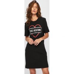 Love Moschino - Sukienka. Czarne sukienki damskie Love Moschino, na co dzień, bez wzorów, z bawełny, casualowe, bez kołnierzyka, bez ramiączek, mini, proste. W wyprzedaży za 579.90 zł.