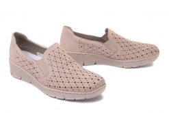 RIEKER 53795-60 beige, półbuty damskie. Brązowe półbuty damskie Rieker, bez wzorów, bez obcasa, na koturnie. Za 223.93 zł.
