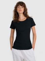 4F T-shirt regular z prążkowanej dzianiny damski - czarny L. Czarne t-shirty damskie 4f, l, bez wzorów, z bawełny, bez kołnierzyka. W wyprzedaży za 39.99 zł.