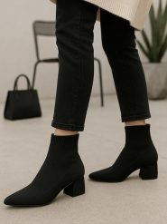 Bellucci Botki w kolorze czarnym rozmiar: 38. Czarne botki damskie Bellucci, eleganckie, bez obcasa, bez zapięcia. Za 156.61 zł.