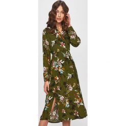 Answear - Sukienka. Zielone sukienki damskie ANSWEAR, na co dzień, l, bez wzorów, z tkaniny, casualowe, bez kołnierzyka, bez ramiączek, maxi, proste. Za 129.90 zł.