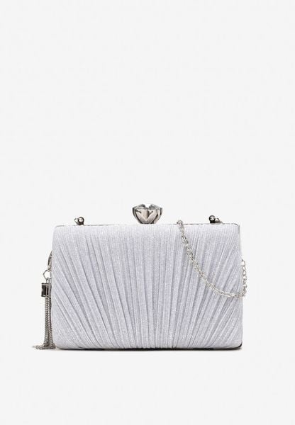 Srebrna Wieczorowa Torebka Brokatowa z Odpinanym Łańcuszkiem Curtose. Szare torebki klasyczne damskie Renee, bez wzorów, retro, bez kołnierzyka, bez ramiączek. Za 79.99 zł.