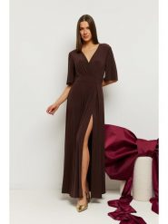 Made of emotion Sukienka w kolorze brązowym rozmiar: S. Brązowe sukienki damskie Made Of Emotion, na co dzień, s, bez wzorów, bez kołnierzyka, bez ramiączek, maxi, proste. Za 269.99 zł.