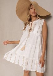 Biała Rozkloszowana Sukienka Boho z Wiskozą Zdobiona Haftem i Wiązaniem Valhiris. Białe sukienki damskie Renee, na spacer, z aplikacjami, z wiskozy, boho, bez kołnierzyka, bez ramiączek, mini, rozkloszowane. W wyprzedaży za 95.99 zł.