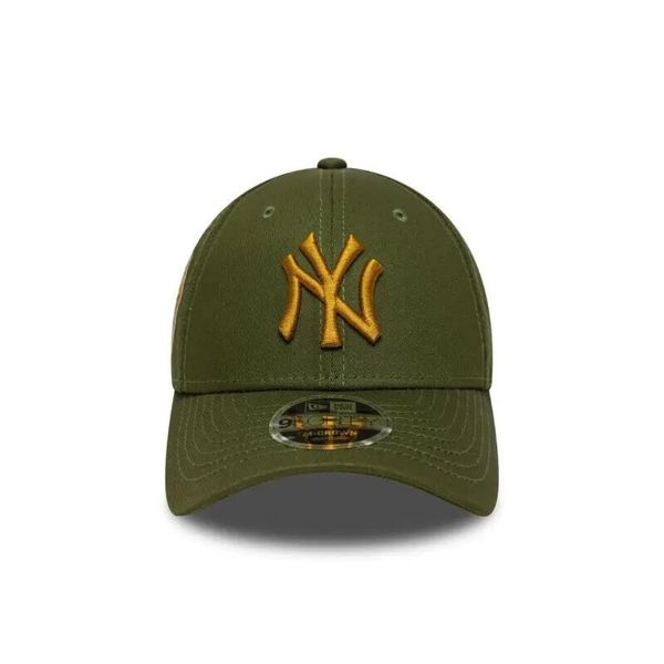 Czapka baseballowa 9Forty New York Yankees WS Patch MC Rig. Zielone czapki męskie New Era, bez wzorów, z bawełny, klasyczne. Za 153.10 zł.