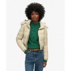 Kurtka z kapturem Crop Hooded Fuji. Brązowe kurtki damskie Superdry., bez wzorów, z kapturem. W wyprzedaży za 347.90 zł.