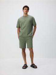 T-shirt boxy z nadrukiem - jasnozielony. Zielone t-shirty męskie Reserved, l, bez wzorów, z bawełny, bez kołnierzyka. Za 89.99 zł.