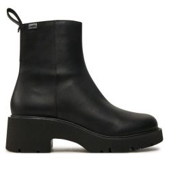 Botki Camper. Czarne botki damskie Camper, bez obcasa, na słupku, bez zapięcia. Za 789.99 zł.