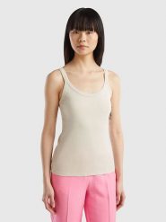 Benetton Top w kolorze beżowym rozmiar: XL. Brązowe topy damskie Benetton, xl, bez wzorów, z bawełny, bez kołnierzyka. Za 41.69 zł.