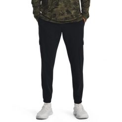 Spodnie dresowe męskie Under Armour Stretch Woven Cargo Pants L. Czarne spodnie dresowe męskie Under Armour, bez wzorów, z dresówki. Za 249.99 zł.