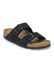 Birkenstock Skórzane klapki "Arizona" w kolorze czarnym rozmiar: 43. Czarne klapki damskie Birkenstock, bez wzorów, ze skóry, bez obcasa. Za 327.87 zł.