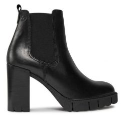 Sztyblety Tamaris. Czarne botki damskie Tamaris, bez obcasa, na słupku, bez zapięcia. Za 409.99 zł.