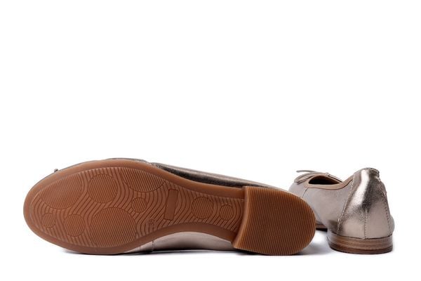 MACIEJKA P6800-25/00-0 złoty, baleriny damskie. Żółte baleriny damskie Maciejka, bez wzorów, ze skóry, bez obcasa, na obcasie. Za 199.90 zł.