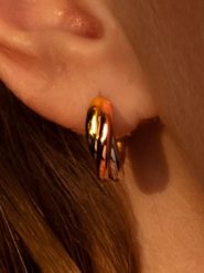 L instant d Or Złote kolczyki-kreole "Créoles tri Or" rozmiar: onesize. Żółte kolczyki damskie L instant d Or, złote. Za 1,609.99 zł.