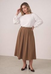 Brązowa Rozkloszowana Spódnica z Wysokim Stanem Ismotis. Brązowe spódniczki damskie Born2be, l, bez wzorów, z podwyższonym stanem, plus size, midi, dopasowane. Za 89.99 zł.
