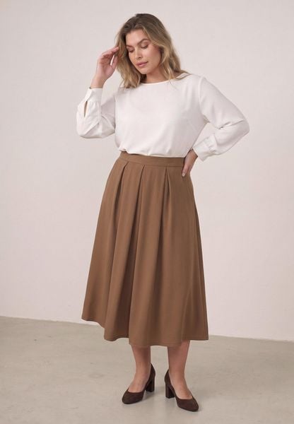 Brązowa Rozkloszowana Spódnica z Wysokim Stanem Ismotis. Brązowe spódniczki damskie Born2be, l, bez wzorów, z podwyższonym stanem, plus size, midi, dopasowane. Za 89.99 zł.