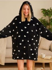 Bluza snuddie - czarny. Czarne bluzy bez kaptura damskie Sinsay, l. Za 39.99 zł.