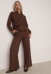 Brązowy Wiskozowy Komplet Asymetryczna Koszula i Spodnie z Kieszeniami Moneia. Brązowe koszule damskie Born2be, l, bez wzorów, z wiskozy, eleganckie, z asymetrycznym kołnierzem, bez ramiączek. Za 159.99 zł.