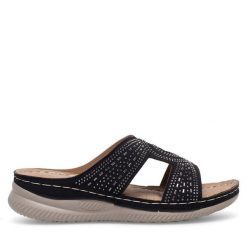 Klapki Clara Barson. Czarne klapki damskie Clara Barson, bez wzorów, bez obcasa. Za 53.99 zł.