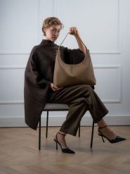 Christian Laurier Skórzana torebka "Alix" w kolorze szarobrązowym - 43 x 25 x 10 cm rozmiar: onesize. Brązowe torebki klasyczne damskie Christian Laurier, bez wzorów, z materiału, bez dodatków. Za 347.99 zł.