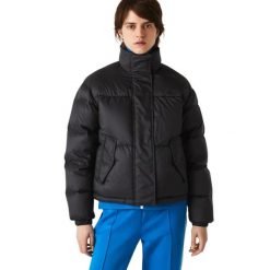Kurtka turystyczna damska Lacoste. Czarne kurtki damskie Lacoste, na zimę, xs, z aplikacjami, z puchu, bez kaptura. Za 827.00 zł.