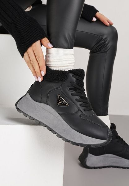 Czarne Sneakersy Śniegowce Vices na Platformie Ozdobione Trójkątną Aplikacją Ficebia. Czarne śniegowce damskie Renee, z jeansu. Za 89.99 zł.