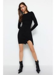 Trendyol Sukienka w kolorze czarnym rozmiar: L. Czarne sukienki damskie Trendyol, l, bez wzorów, prążkowane, bez kołnierzyka, bez ramiączek, midi. Za 73.93 zł.