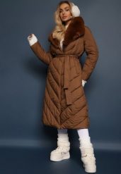 Brązowa Pikowana Kurtka Płaszcz typu Płaszcz z Futrzanym Kołnierzem Odefia. Brązowe kurtki damskie Renee, l, z aplikacjami, z futra, eleganckie. Za 309.99 zł.