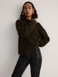 Sweter z domieszką wełny - zielony. Zielone swetry klasyczne damskie Reserved, l, z dzianiny, bez kołnierzyka. Za 109.99 zł.