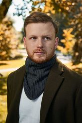 Ciepły komin zimowy z polarem brødrene k1 c. szary 9911. Szare szaliki męskie na zimę, bez wzorów, z polaru. Za 31.85 zł.