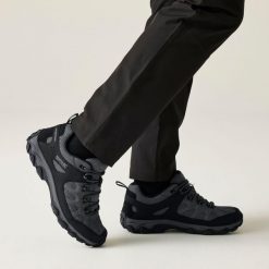 Buty męskie trekkingowe niskie z membraną Edgepoint IV. Szare buty trekkingowe męskie Regatta, z syntetyku, bez zapięcia, trekkingowe. Za 348.00 zł.