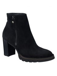 Paul Green Skórzane botki w kolorze czarnym rozmiar: 40. Czarne botki damskie Paul Green, ze skóry, eleganckie, bez obcasa, bez zapięcia. Za 396.88 zł.