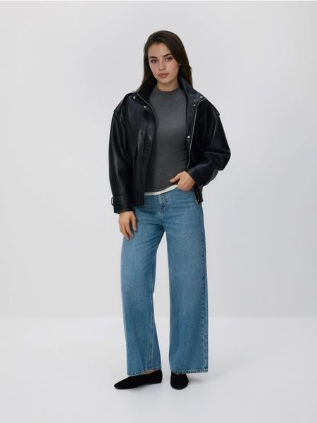 T-shirt z wiskozą - ciemnoszary. Szare t-shirty damskie Reserved, l, bez wzorów, z dzianiny, bez kołnierzyka. Za 69.99 zł.