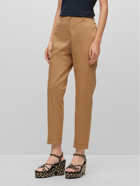 Boss Spodnie materiałowe Tachinoa 50490057 Beżowy Regular Fit. Brązowe spodnie materiałowe damskie Boss, bez wzorów, z bawełny. Za 389.99 zł.