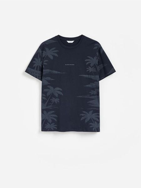 T-shirt regular z nadrukiem allover - granatowy. Niebieskie t-shirty męskie Reserved, l, bez wzorów, z bawełny, bez kołnierzyka. Za 59.99 zł.