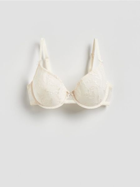 Biustonosz spacer cup z haftem - złamana biel. Biustonosze Reserved, bez wzorów. Za 89.99 zł.