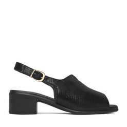 Sandały Lasocki. Czarne sandały damskie Lasocki, bez wzorów, bez obcasa, na słupku. Za 179.99 zł.